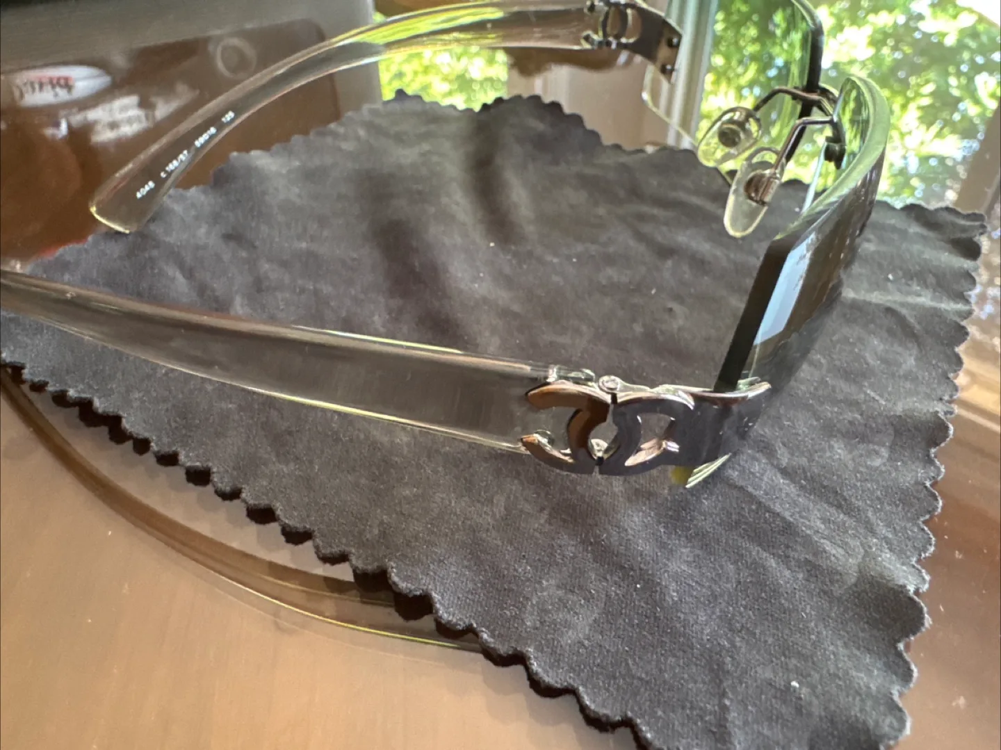 CHANEL Sunglasses image indicator(5)