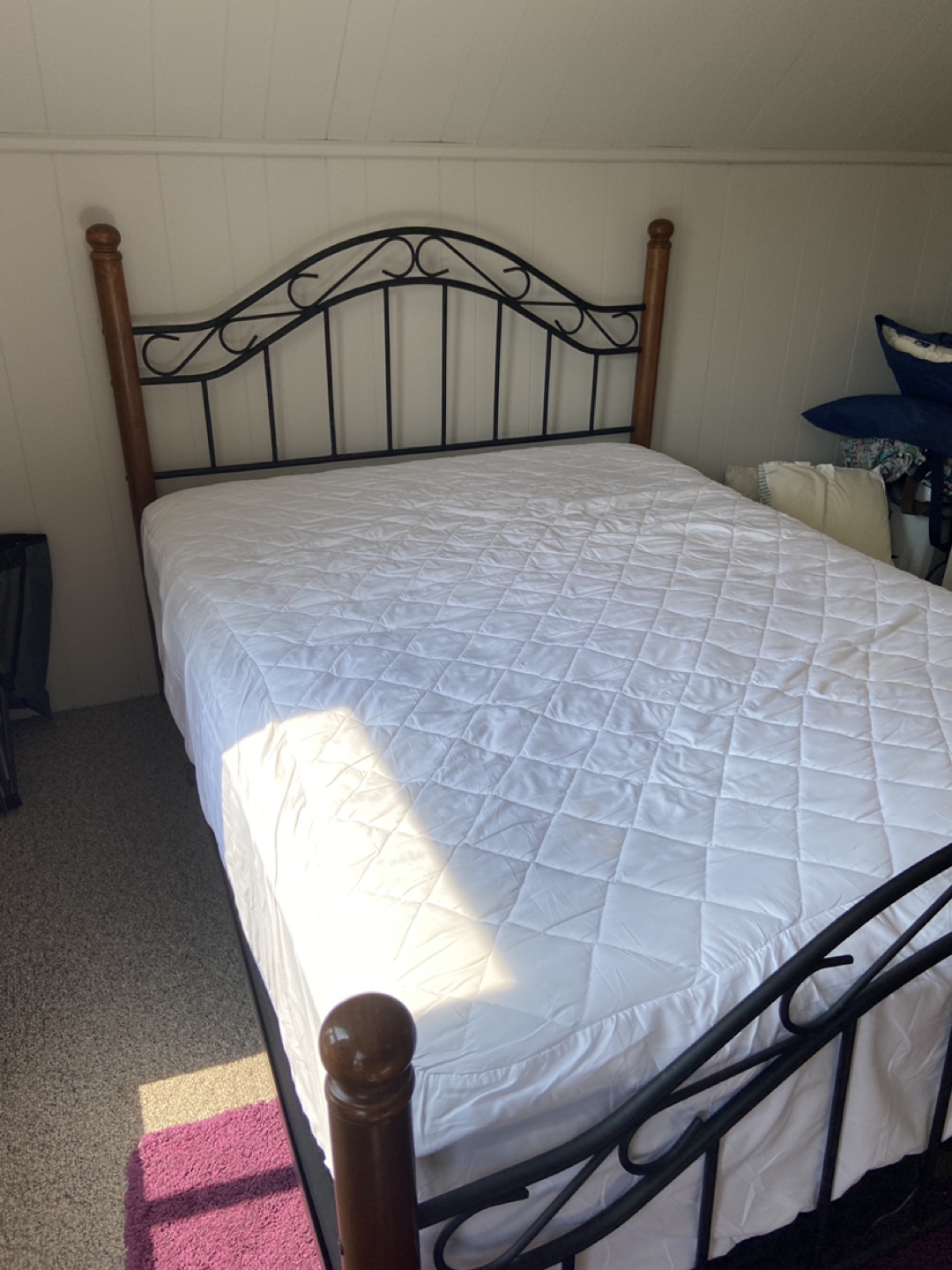 Queen Size Bed Frame - photo 3