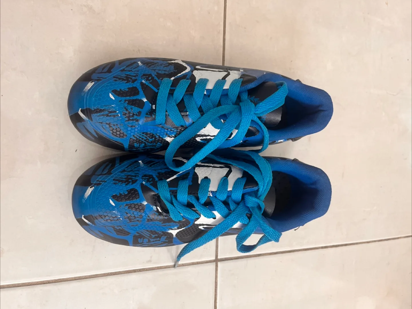 Soccer Cleats- unisex , size 35 (4.5) thumbnail