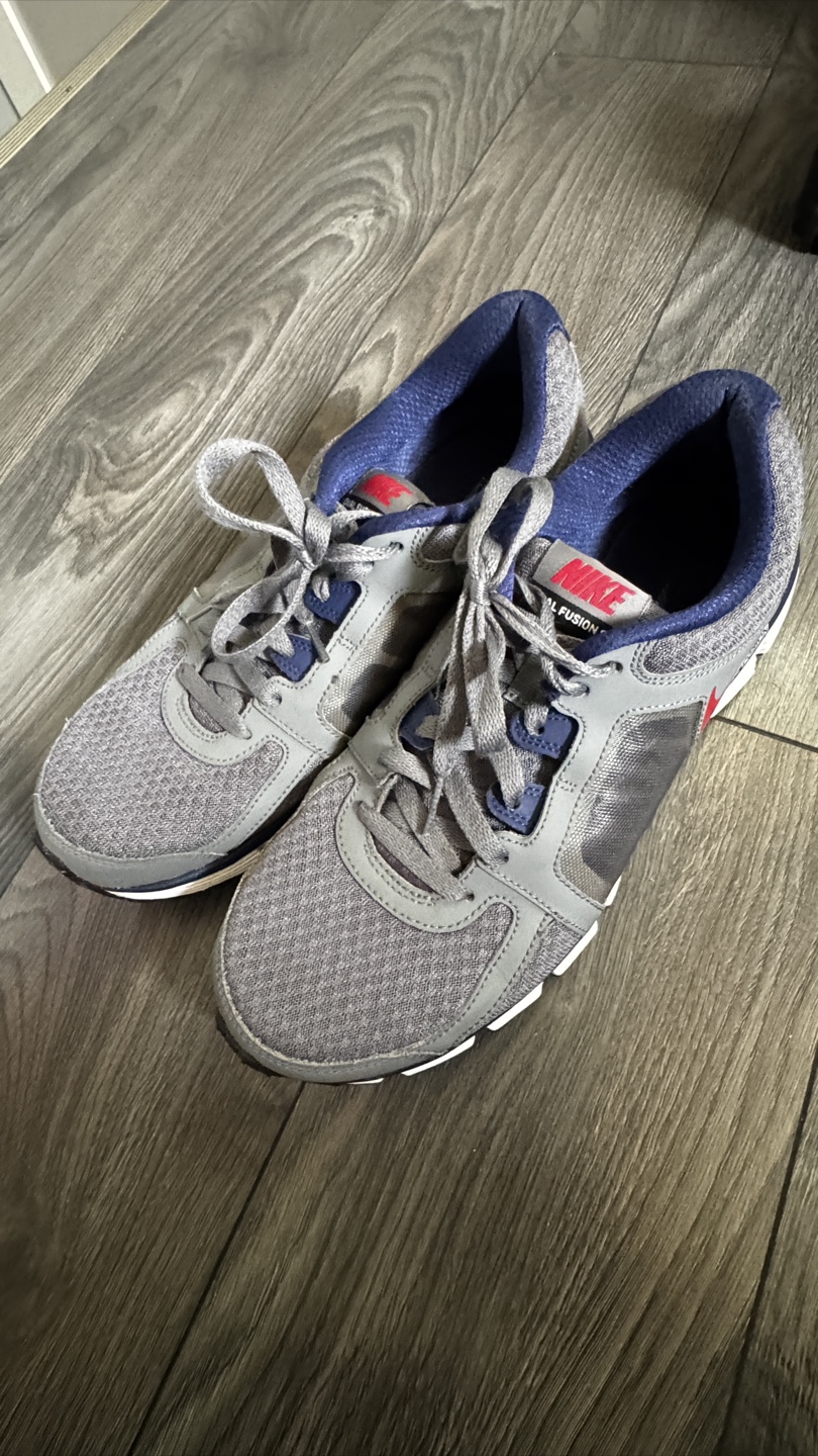 Nike Dual Fusion Sneakers
