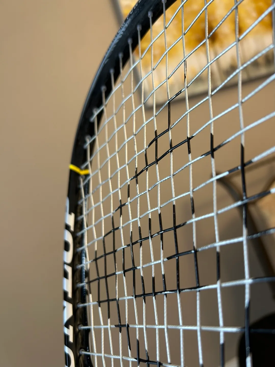 DUNLOP BlackMax Ti. 110 Squash Racket image indicator(8)