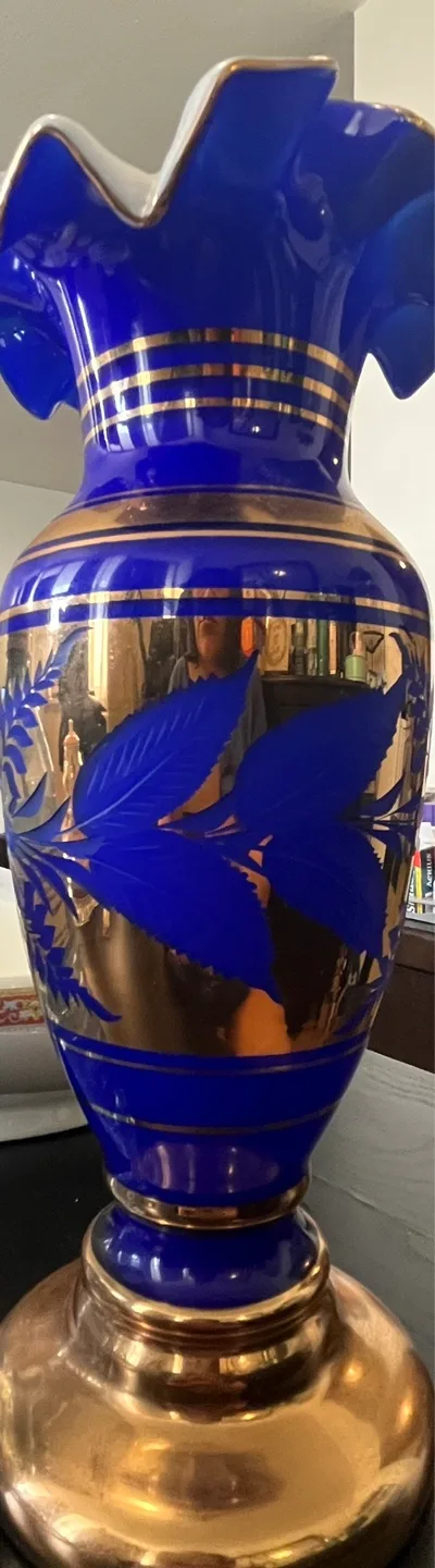 Blue and Gold Vase image indicator(3)