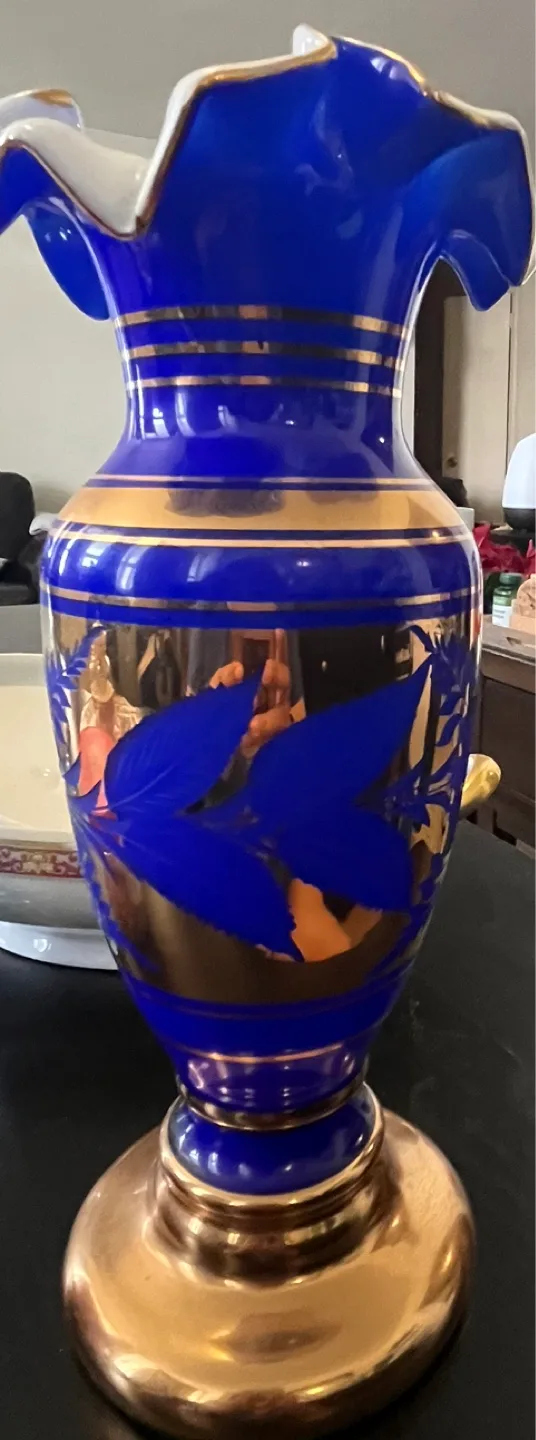 Blue and Gold Vase image indicator(4)