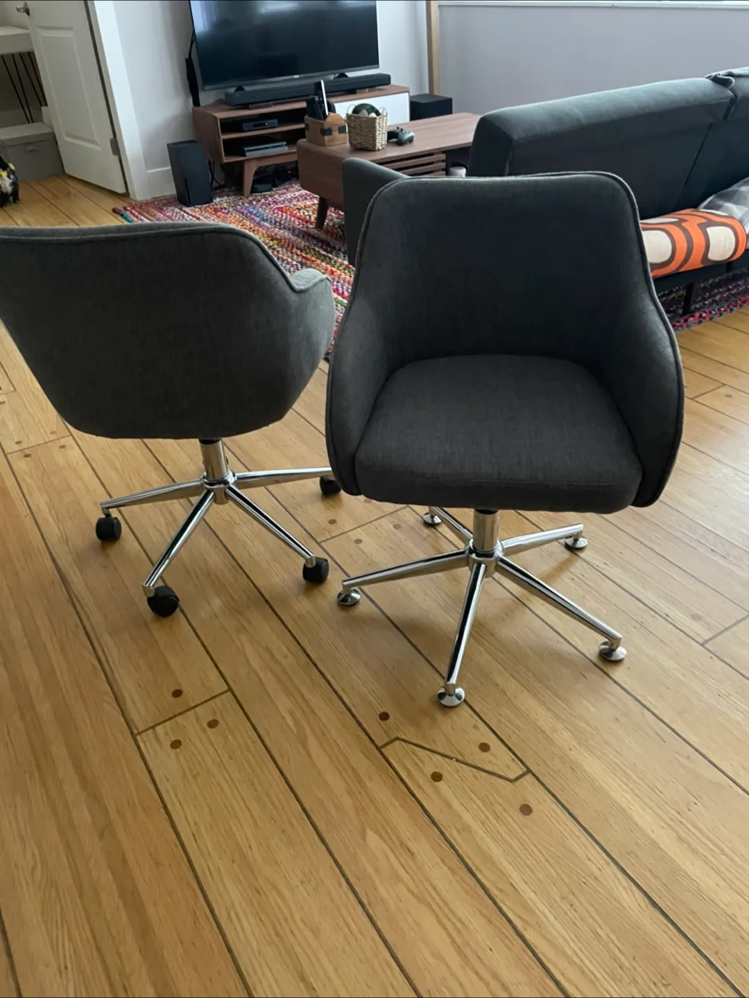 2 x Stylish Office Chairs image indicator(8)