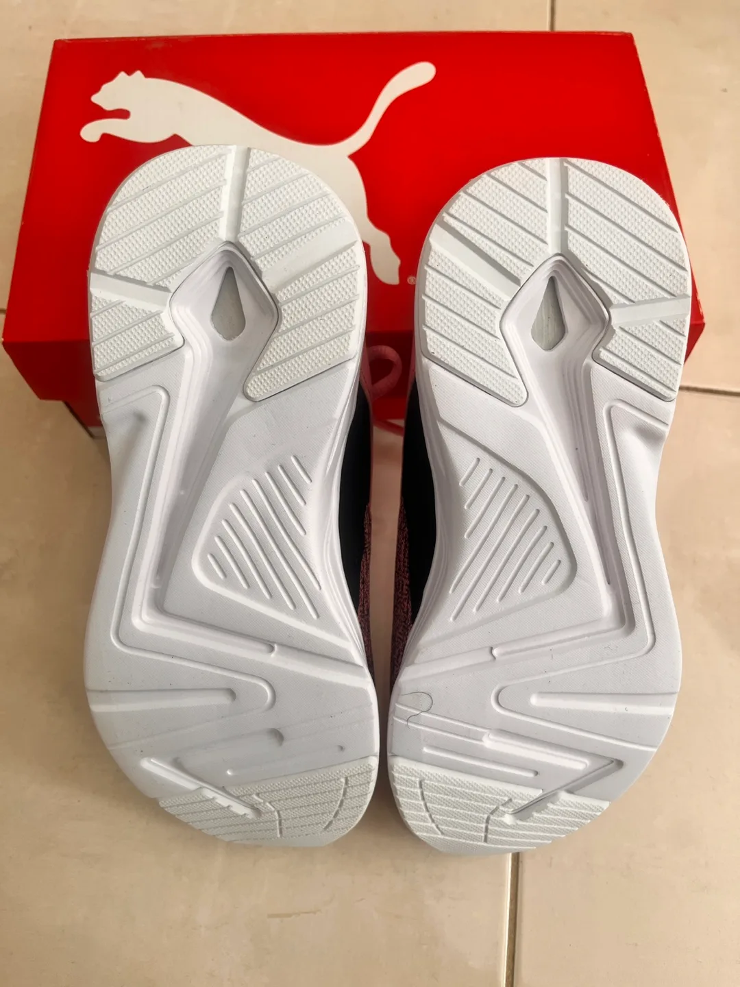 BNIB Puma Comet 2 Alt Jr. Sneakers, size 5C youth image indicator(2)