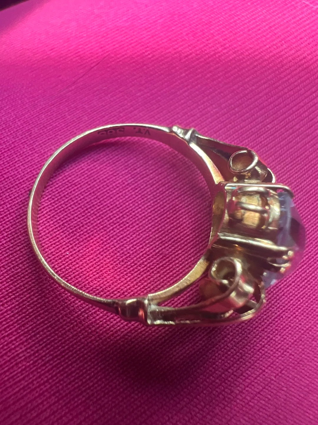 14 k Vintage blue spinel ring thumbnail