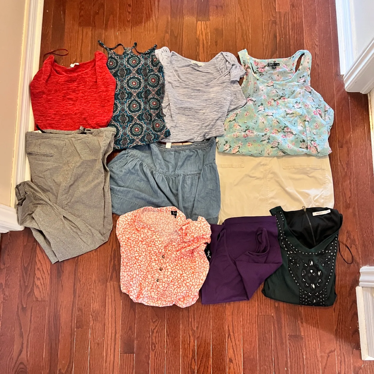 Lot of ladies clothes thumbnail