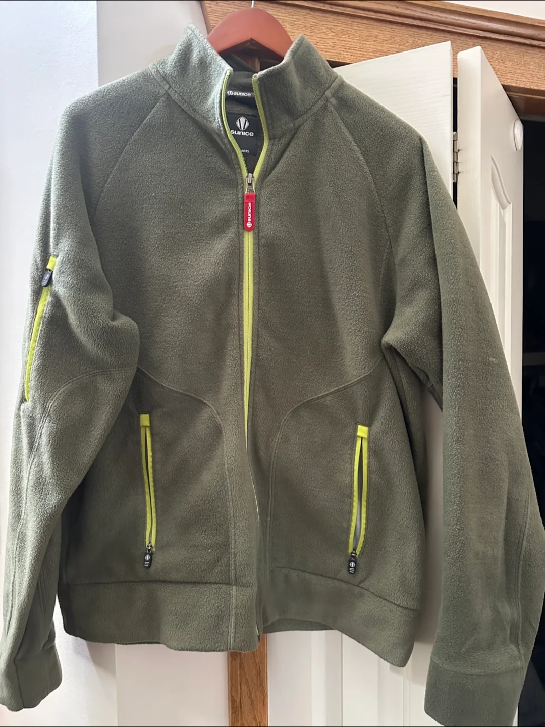 Sunice Fleece Jacket - Size L thumbnail