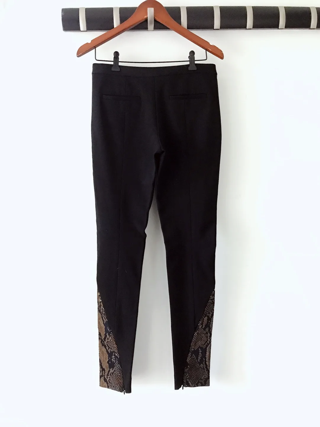 Diane Von Furstenberg Snake Print Pants 🥕 image indicator(2)