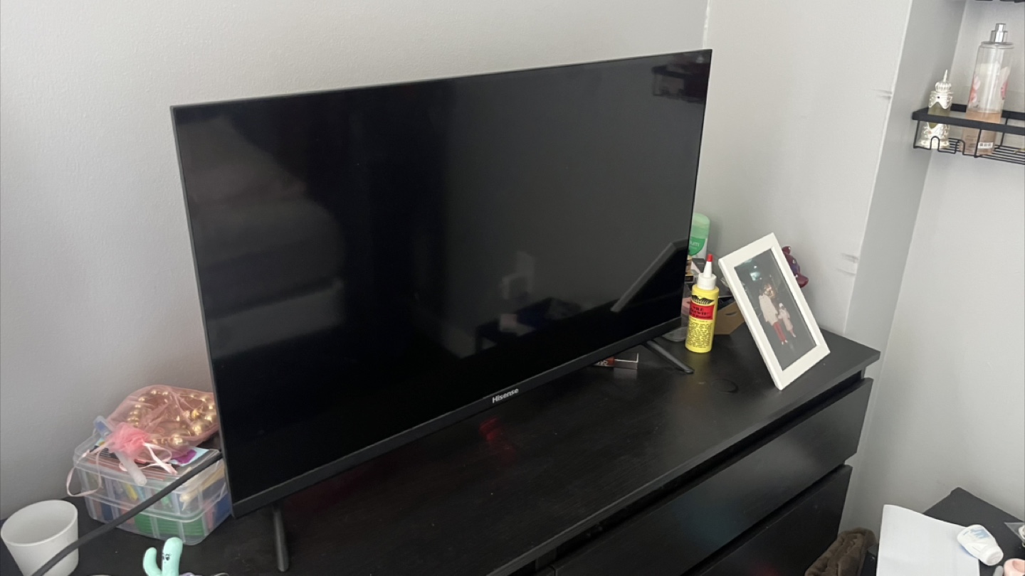 Hisense Smart TV - 32”