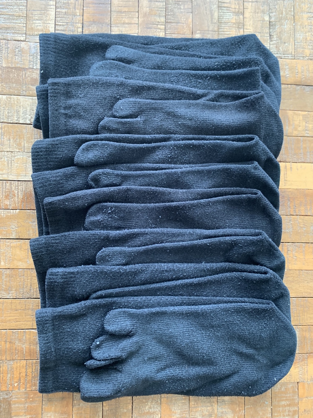 UNIQLO Toe Socks - Black and Multicoloured - photo 4