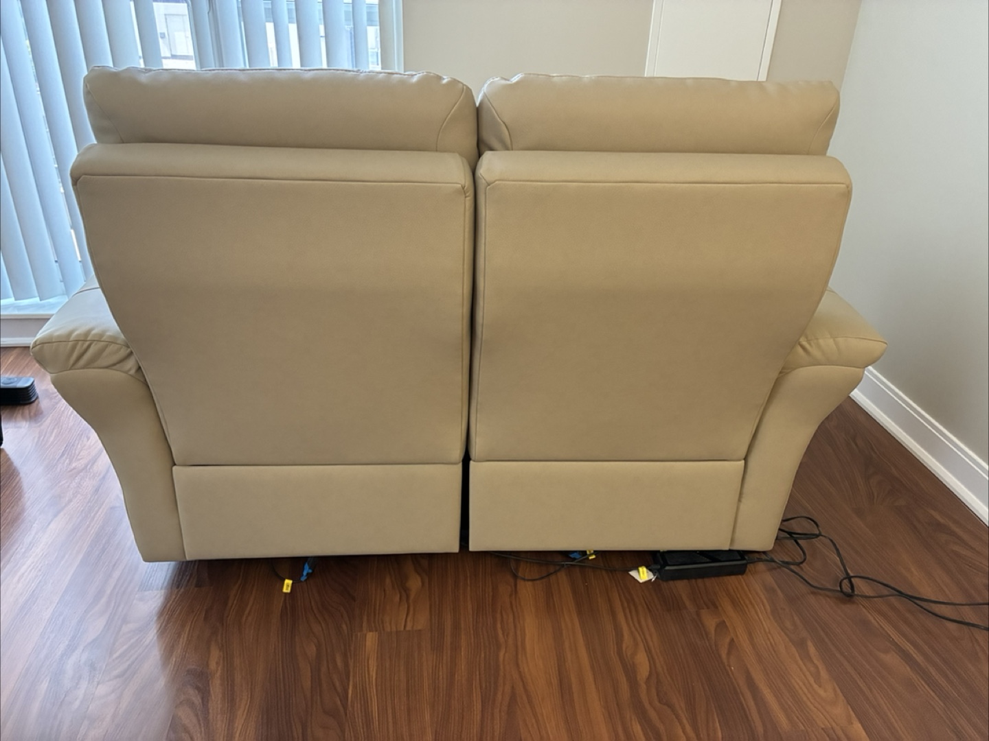 Power Recliner Sofa - $450 OBO - Must go before June 14th! - photo 4