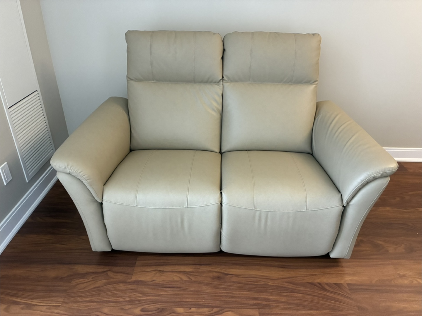 Power Recliner Sofa - $450 OBO - Must go before June 14th! - photo 3