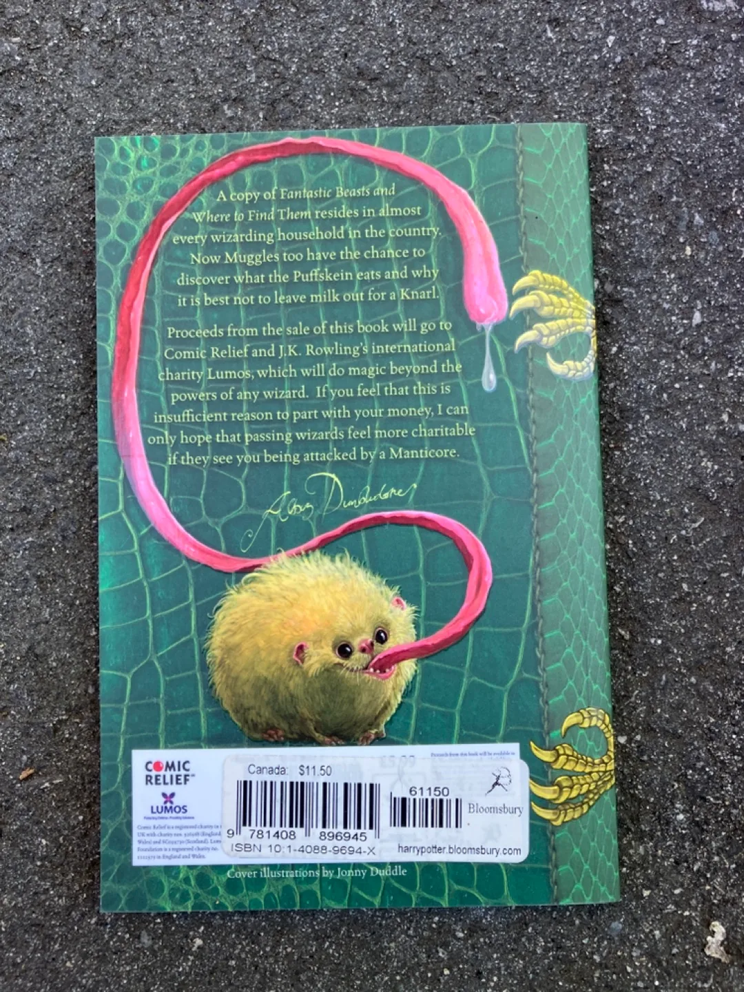 Fantastic Beasts And Where To Find Them Book image indicator(2)