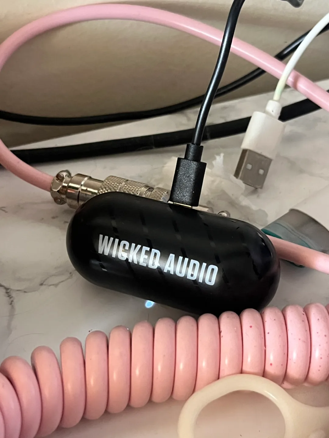 Bluetooth Earbuds image indicator(3)