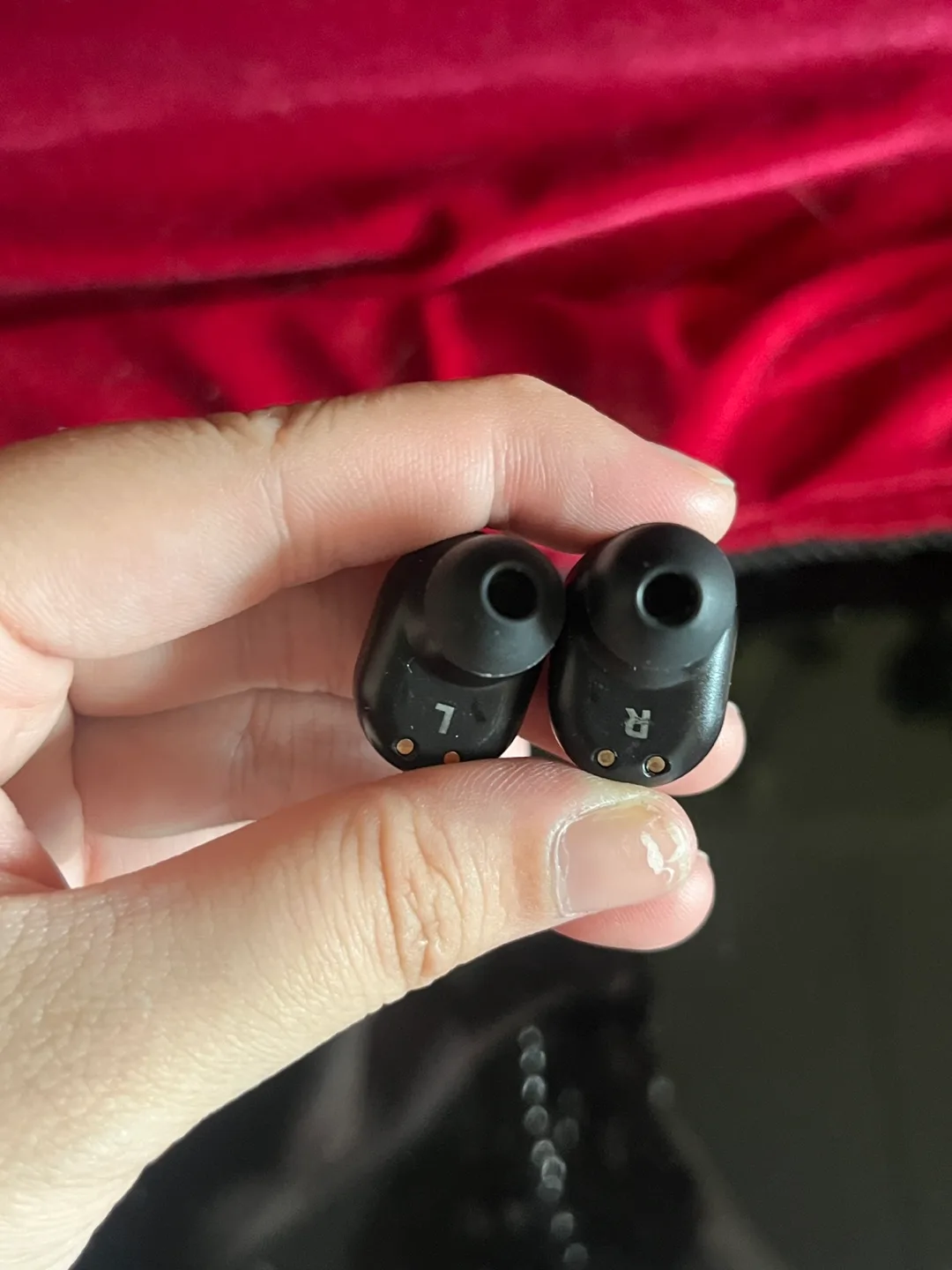 Bluetooth Earbuds image indicator(2)