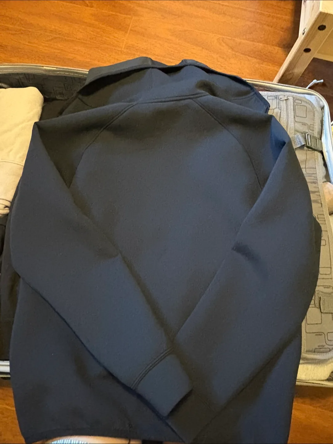 Uniqlo Black Hooded Zip-Up Jacket - XS image indicator(4)