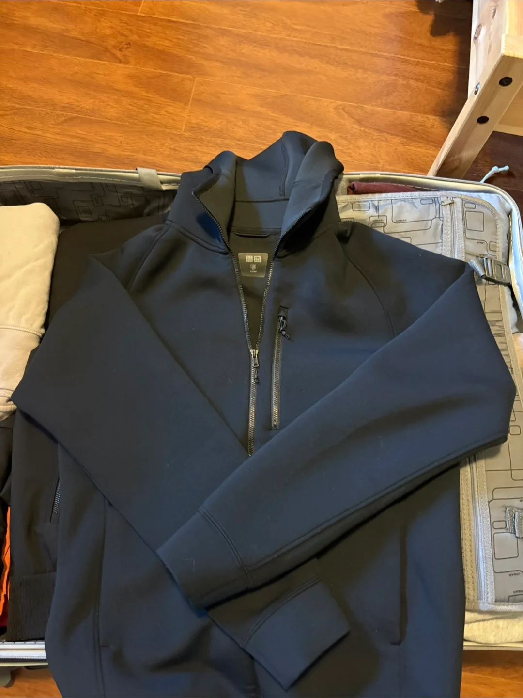 Uniqlo Black Hooded Zip-Up Jacket - XS thumbnail