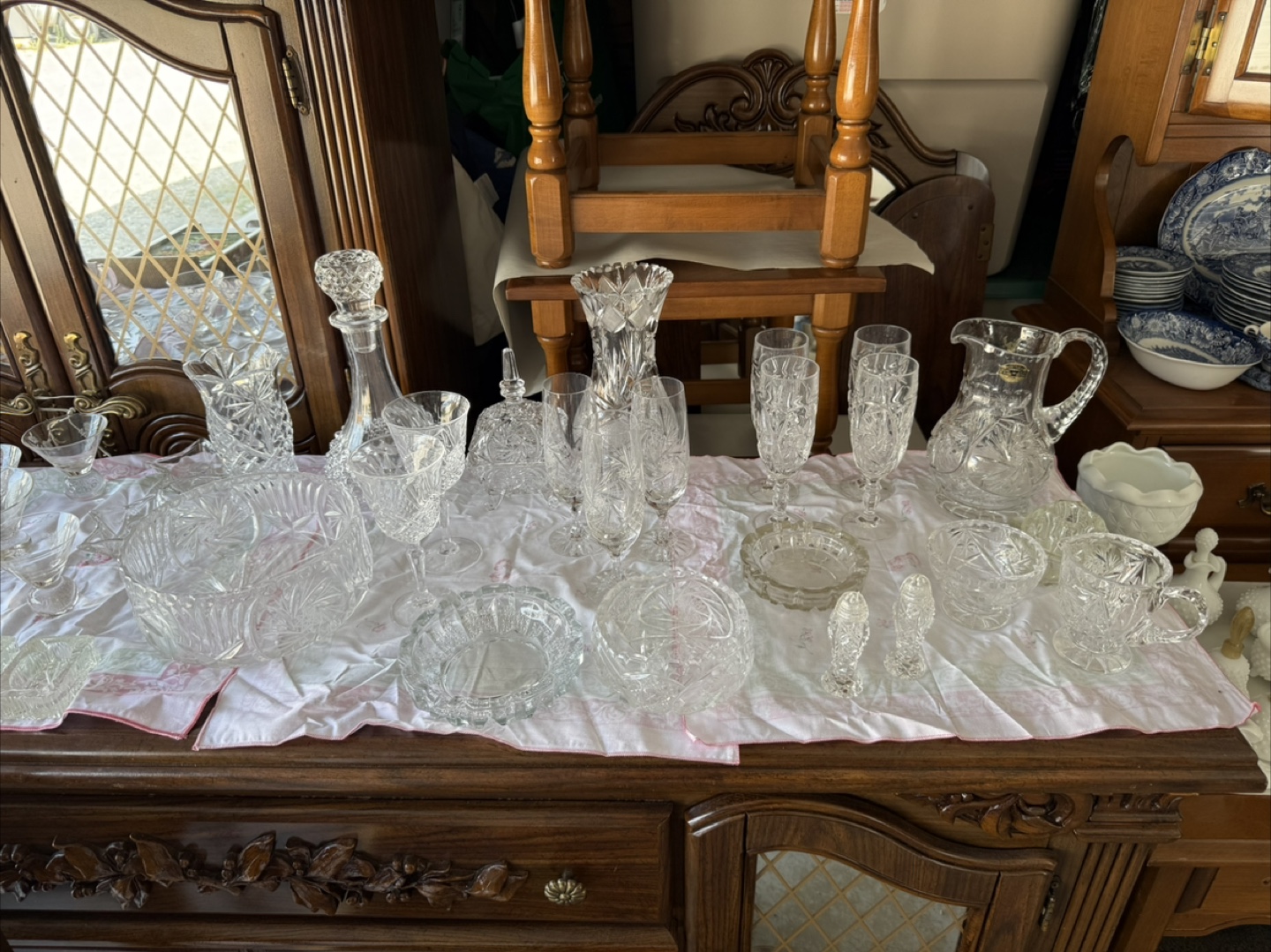 Vintage Crystal Glassware Set *pending pick up*