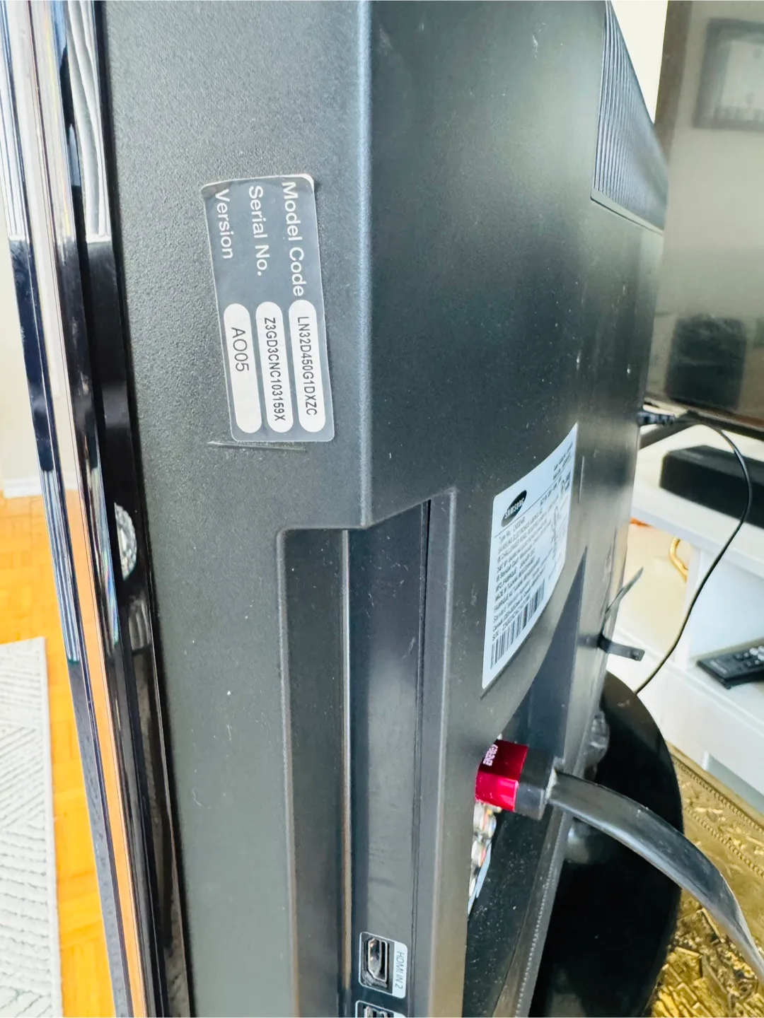 32” Samsung TV image indicator(4)