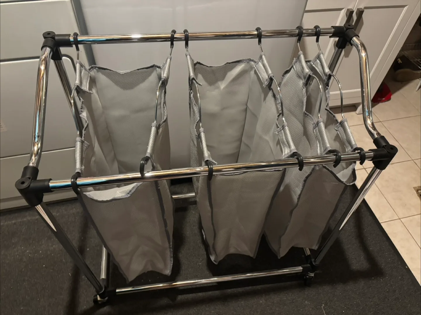 Laundry Sorter with 3 Compartments thumbnail