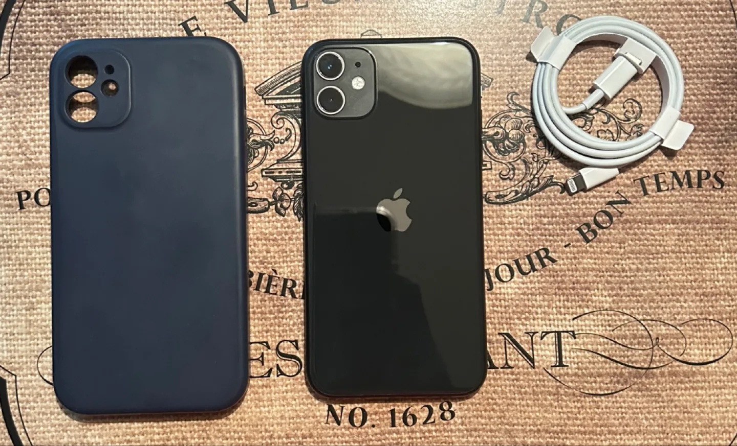 (100%) IPhone 11 128GB-Excellent+Accessories.(FIRM!!!) thumbnail