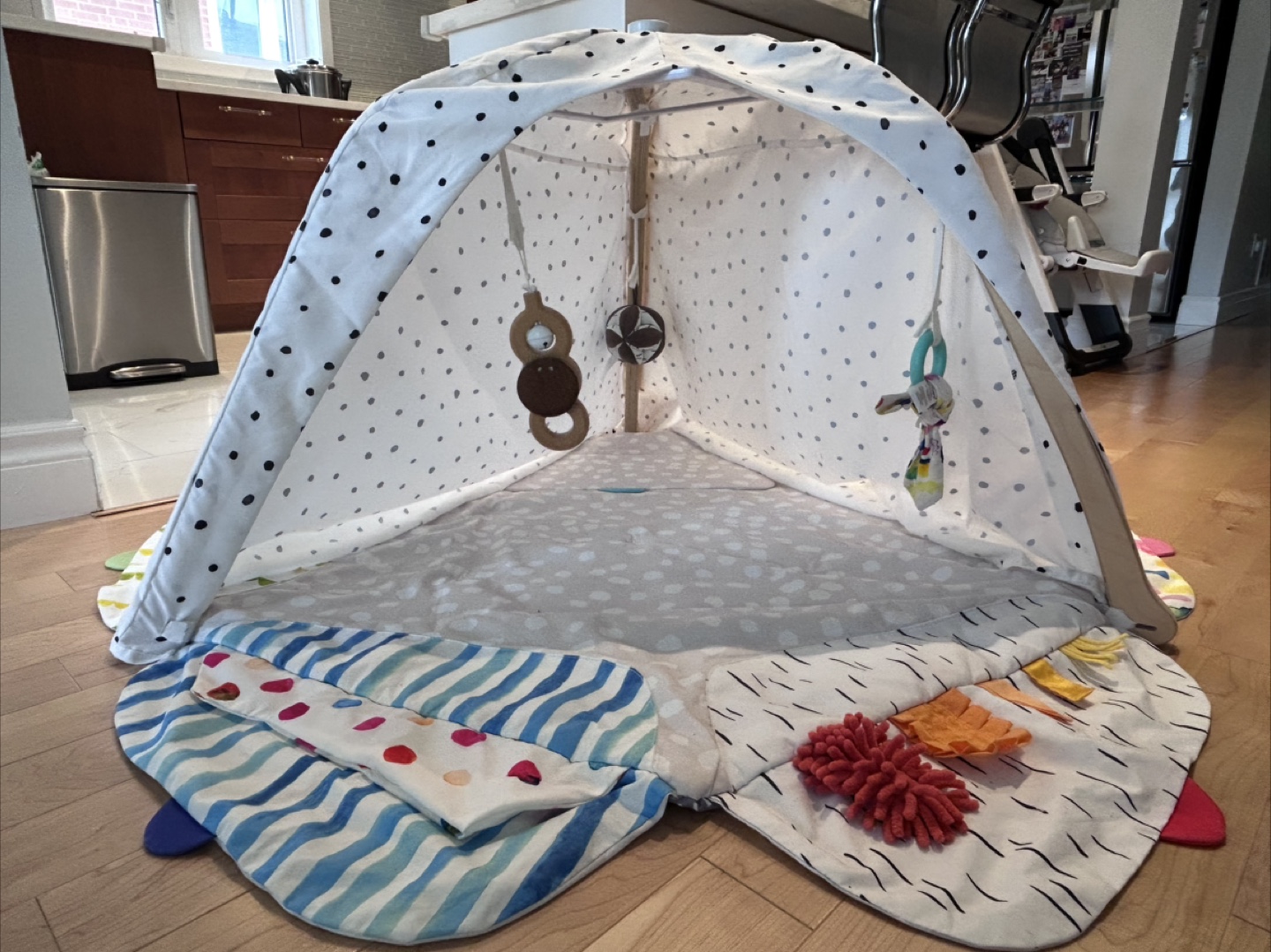 Lovevery Play Gym with accessories - photo 4