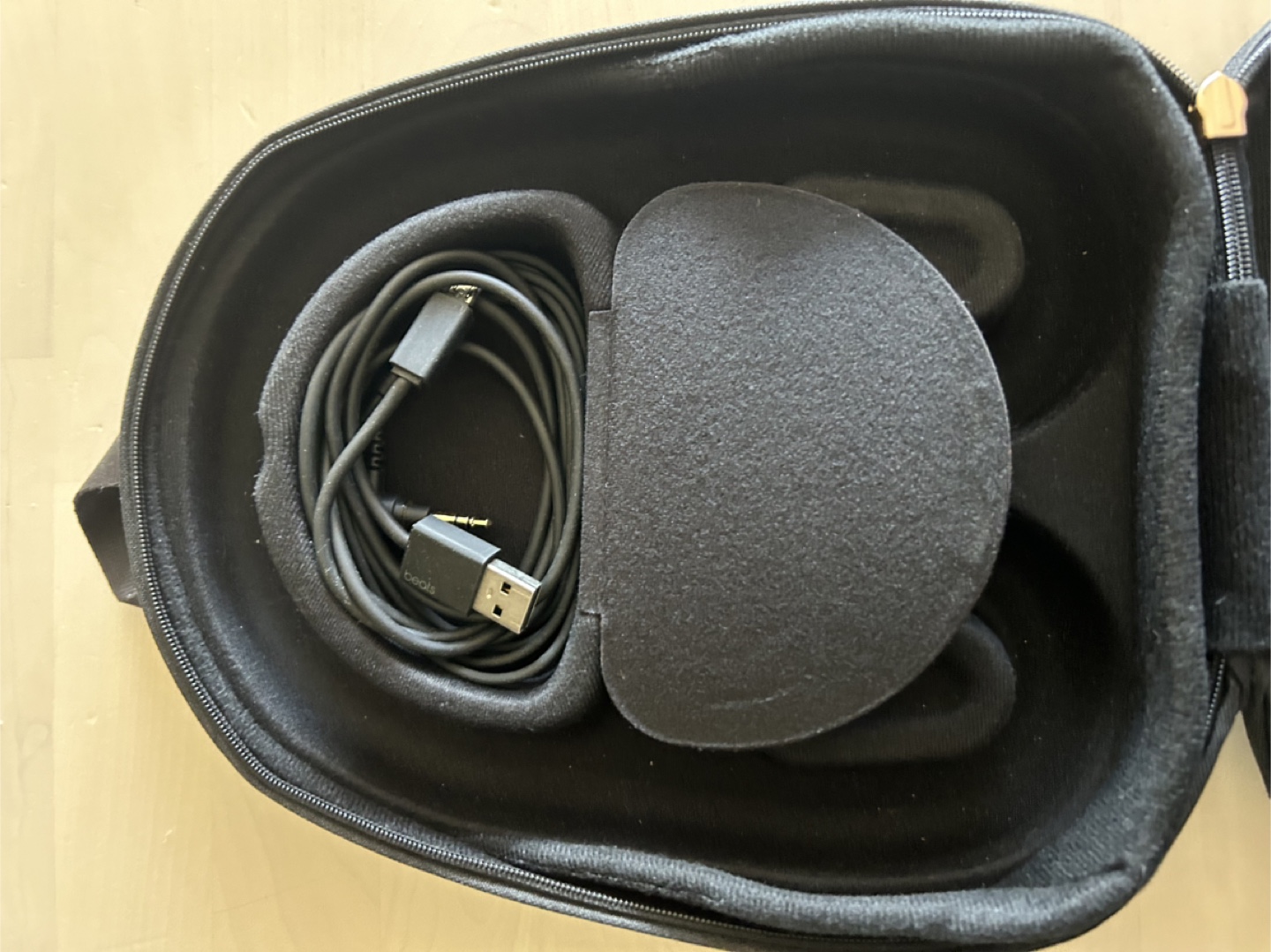 SONY XM5 headphones - photo 3