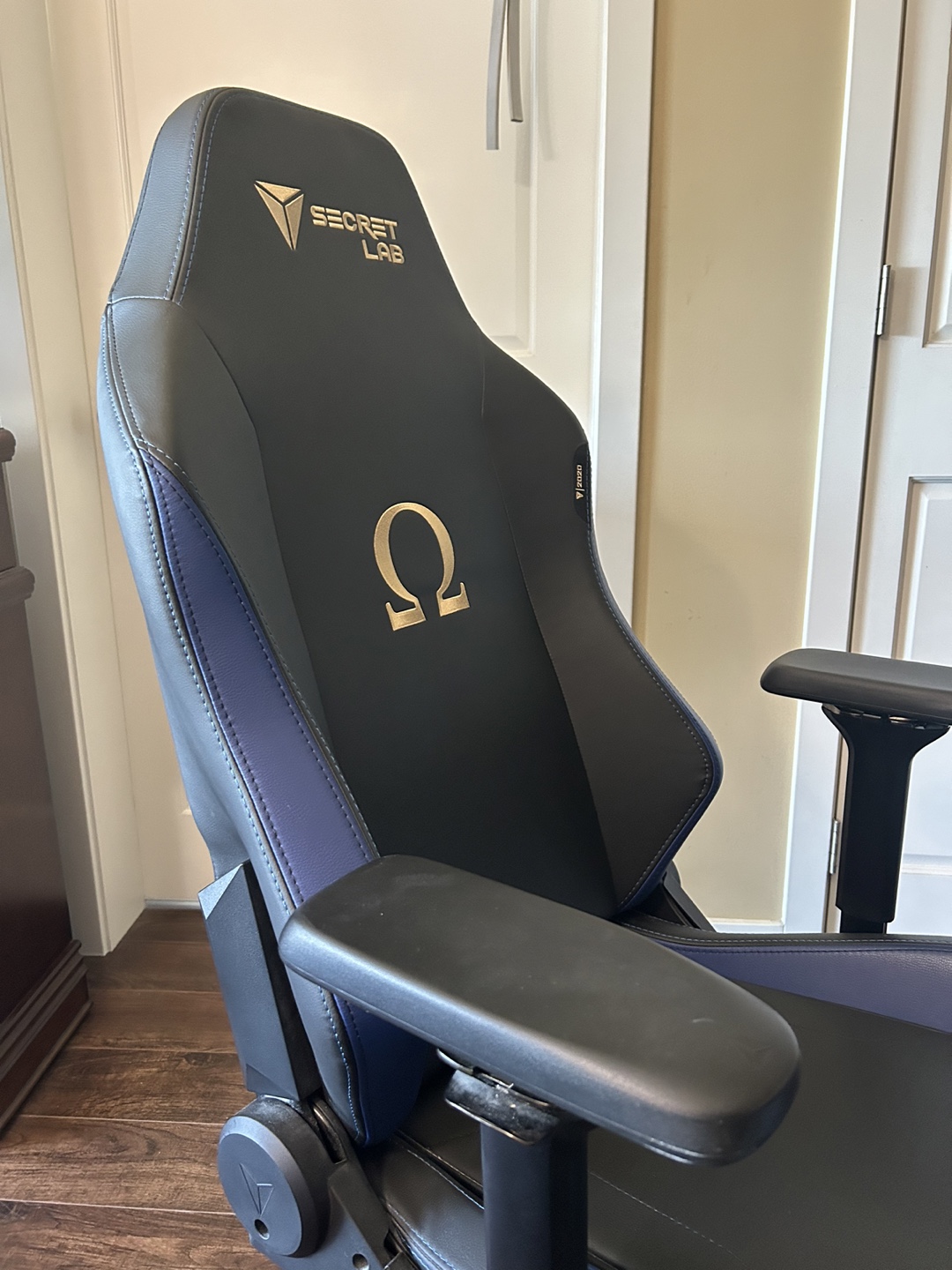 Secretlab Omega Gaming Chair - photo 5