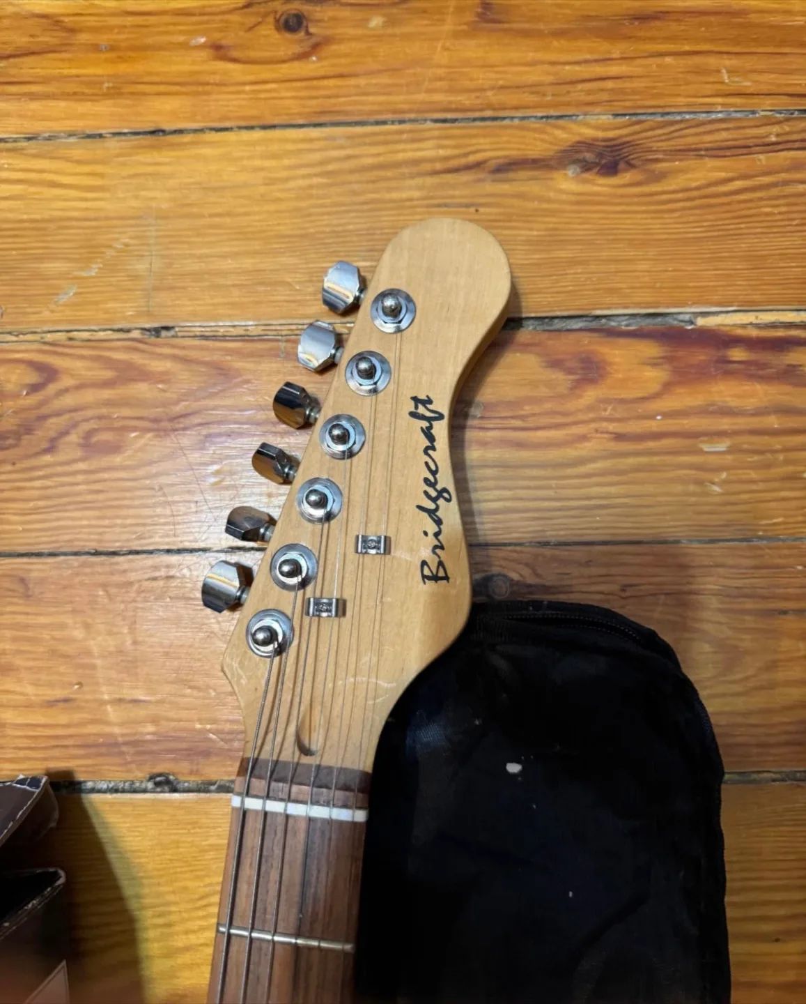 Bridgecraft Electric Guitar w/ Amplifier image indicator(4)