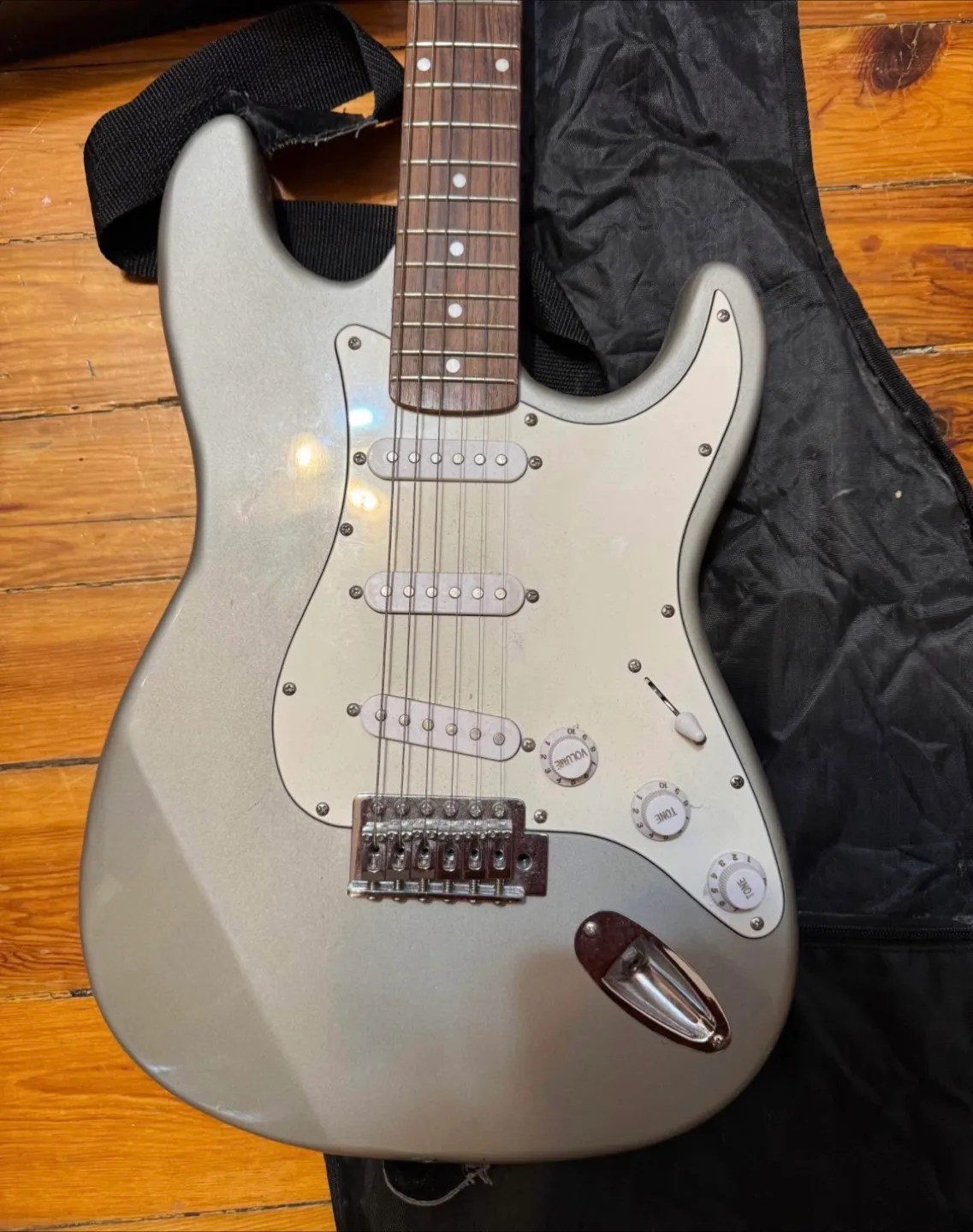 Bridgecraft Electric Guitar w/ Amplifier image indicator(2)