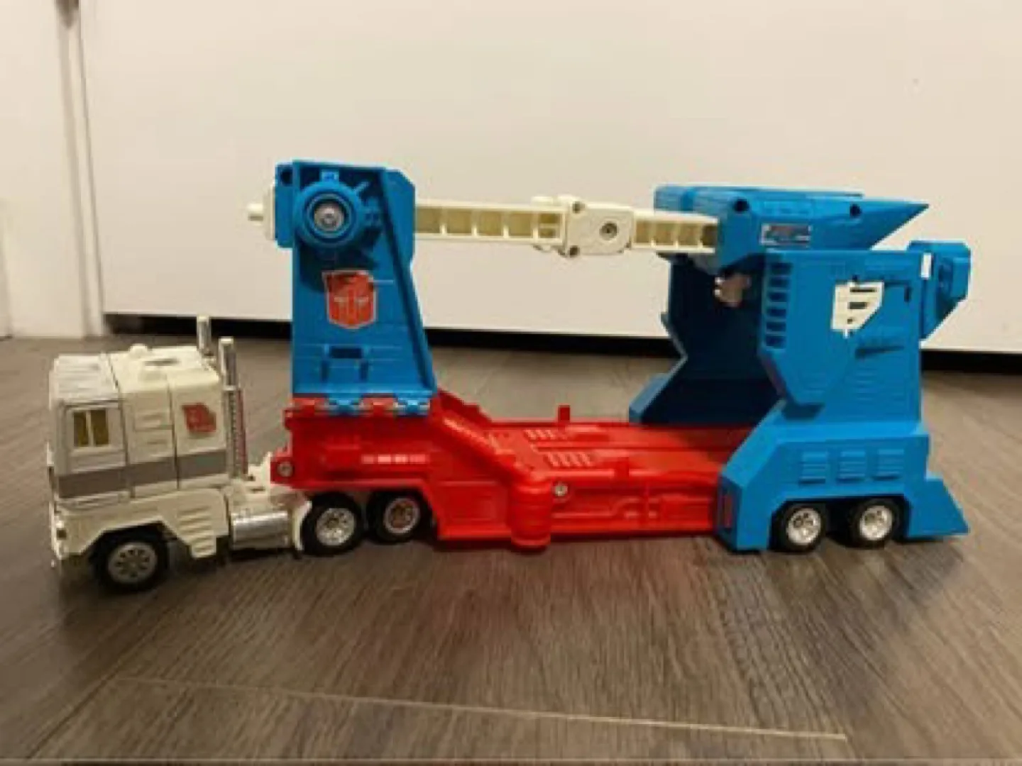 G1 Ultra Magnus Transformers image indicator(3)