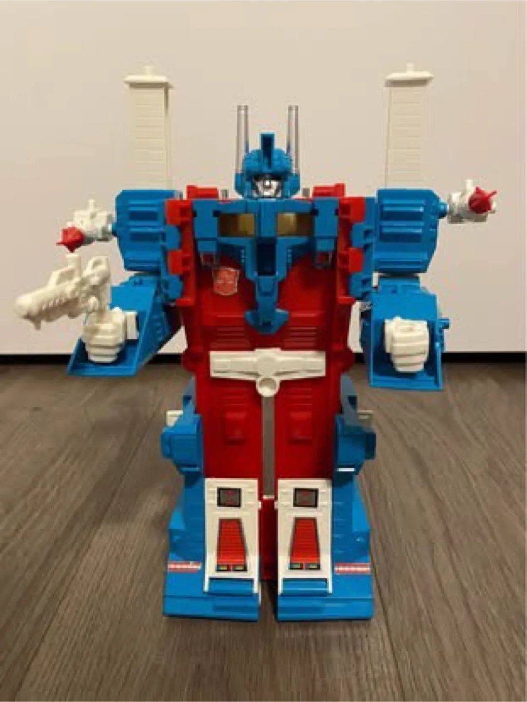 G1 Ultra Magnus Transformers image indicator(2)