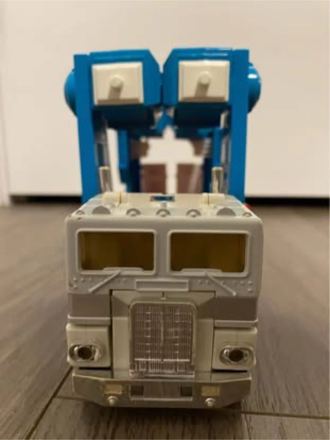 G1 Ultra Magnus Transformers image indicator(4)