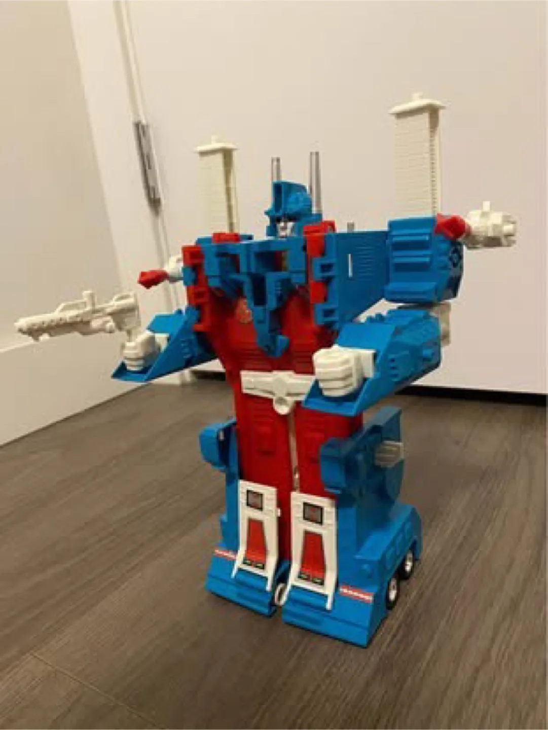 G1 Ultra Magnus Transformers image indicator(6)