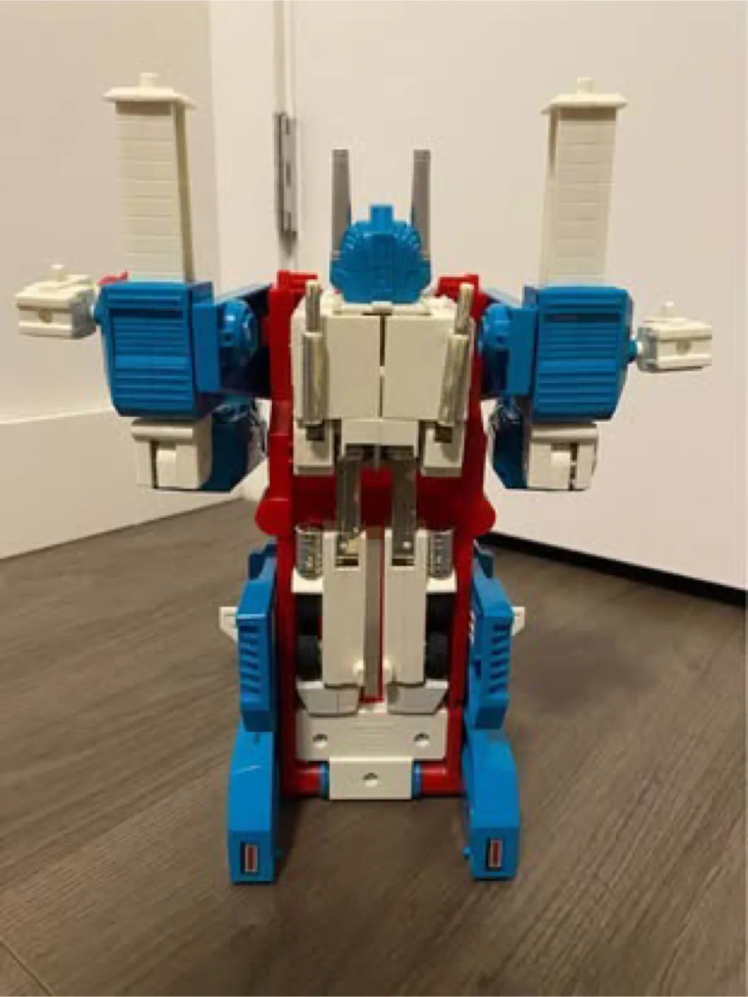 G1 Ultra Magnus Transformers image indicator(7)
