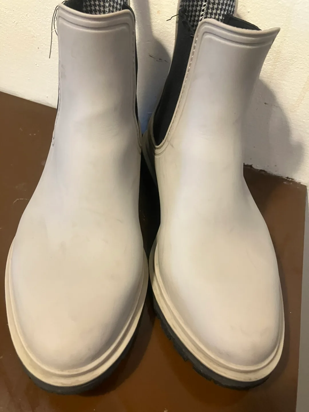 Rain Boots, Size M image indicator(2)