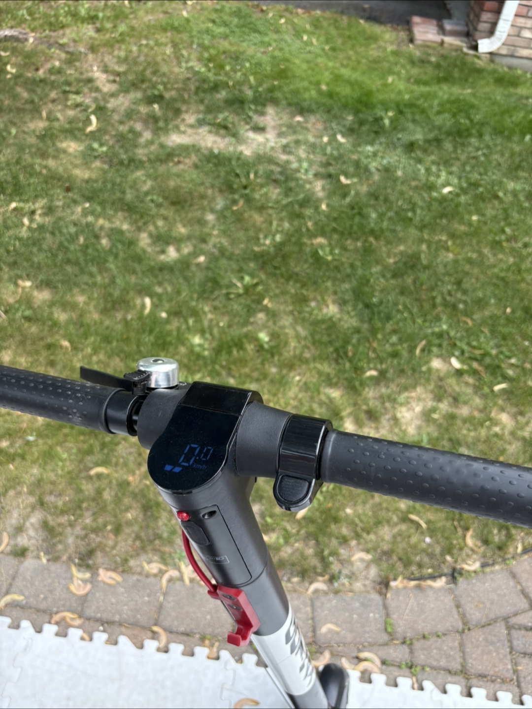 Go-Trax GXL V2 electric scooter - photo 2
