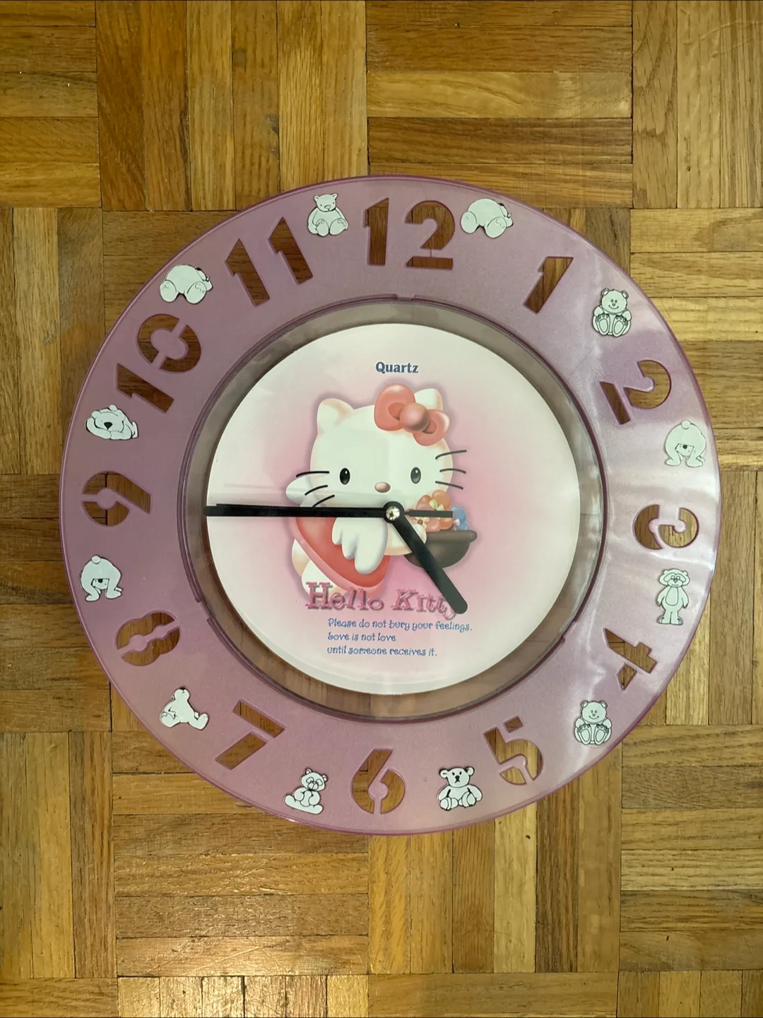 Hello Kitty Quartz Clock - battery powered thumbnail