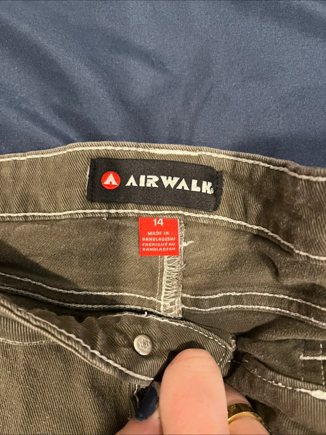 Airwalk Cargo Pants XL women image indicator(3)