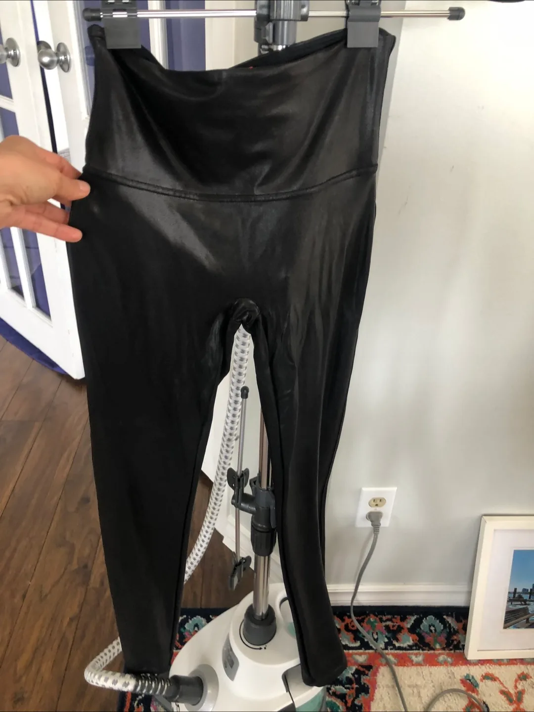 SPANX Black Leggings image indicator(2)