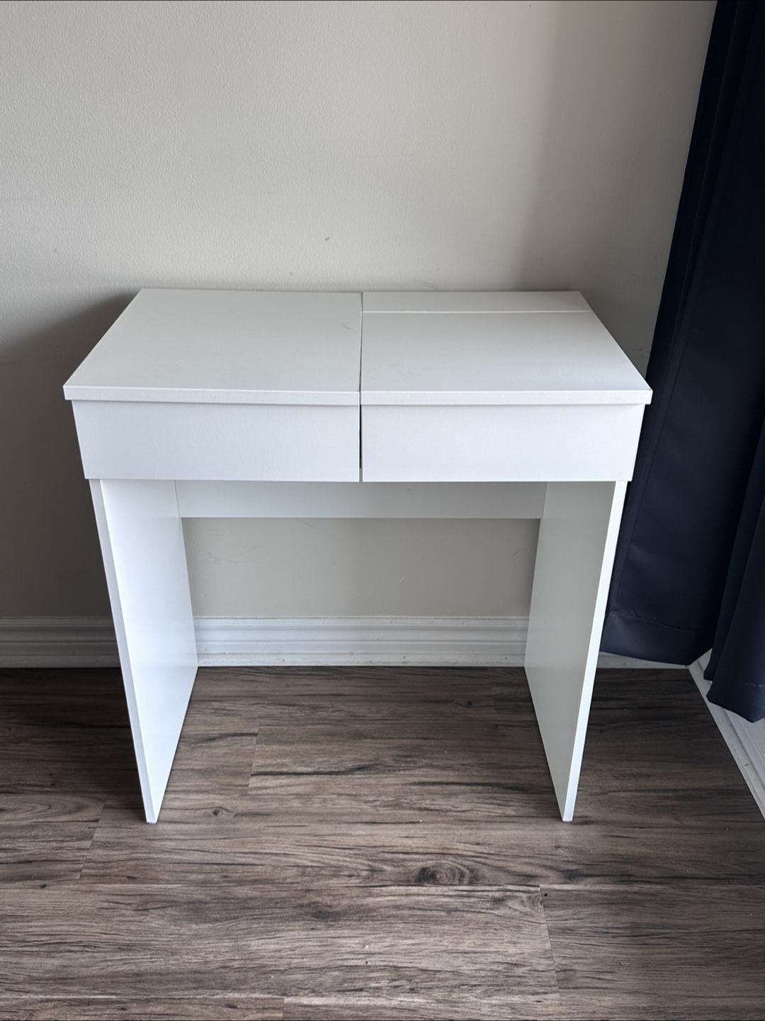 White Vanity Desk - photo 2