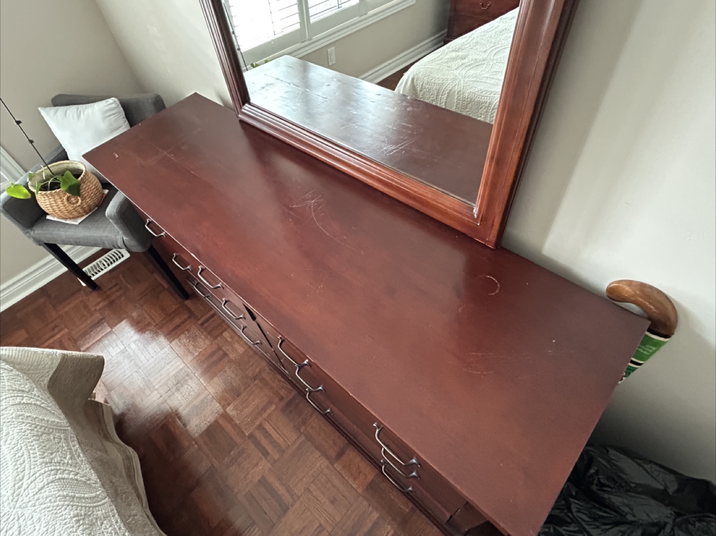 Dresser bedroom set with side tables - photo 2