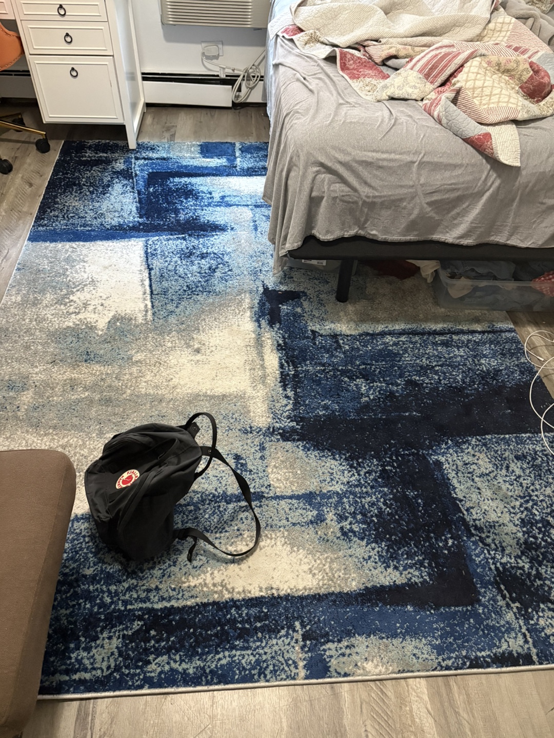 Abstract Patterned Area Rug - photo 3