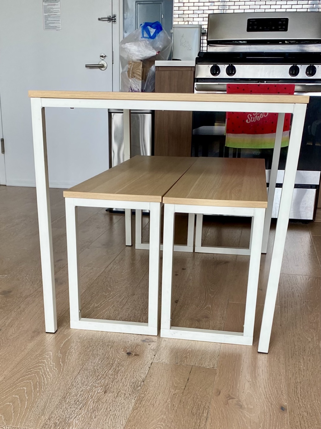 Kitchen dining table and 2 benches - photo 2