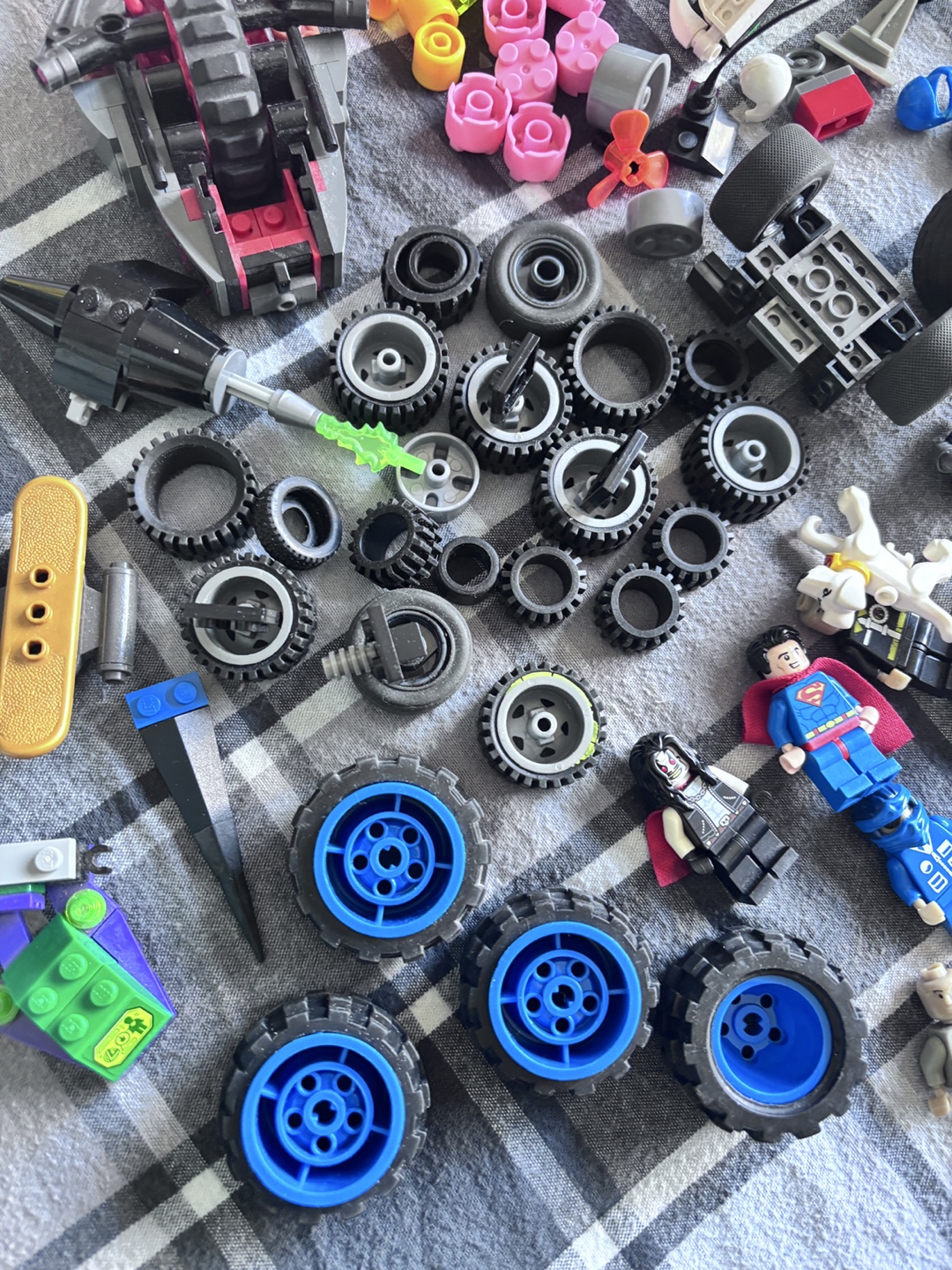 Mixed Lego Pieces - photo 3