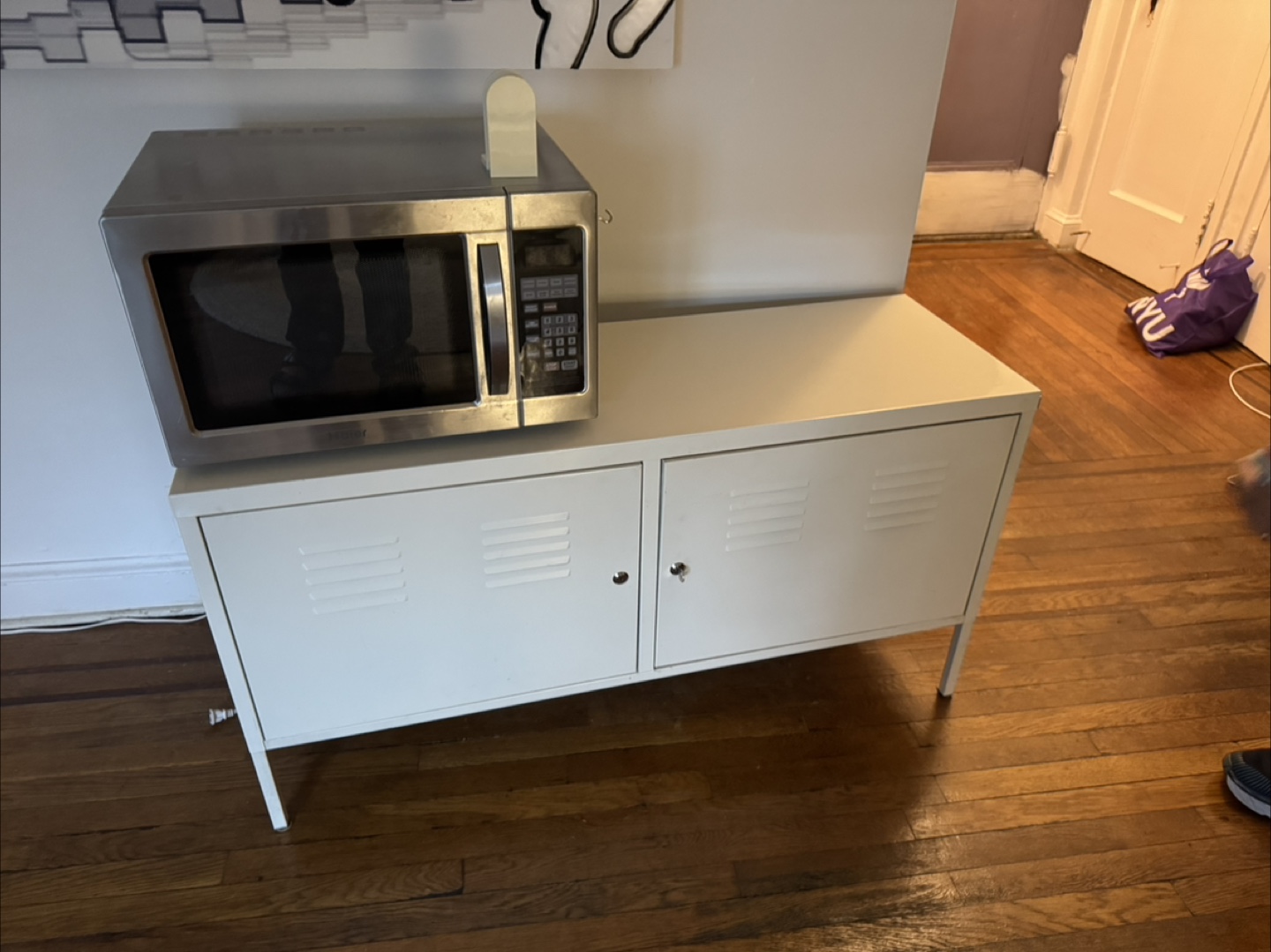FREE/Curb Alert table, chairs lamp - photo 4