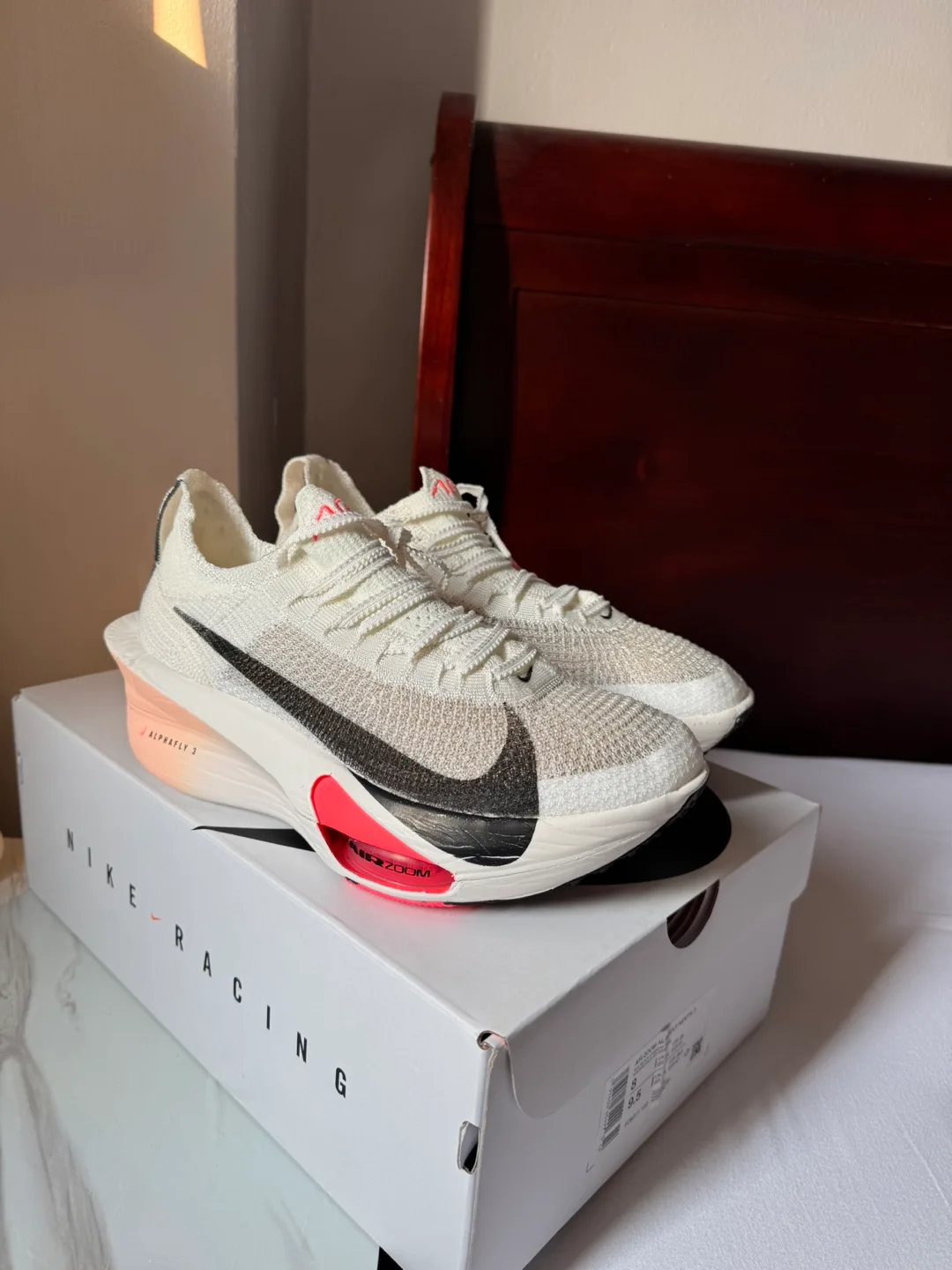 Nike Air Zoom Alphafly Next% 3 - Size 8 Mens or Size 9.5W image indicator(3)