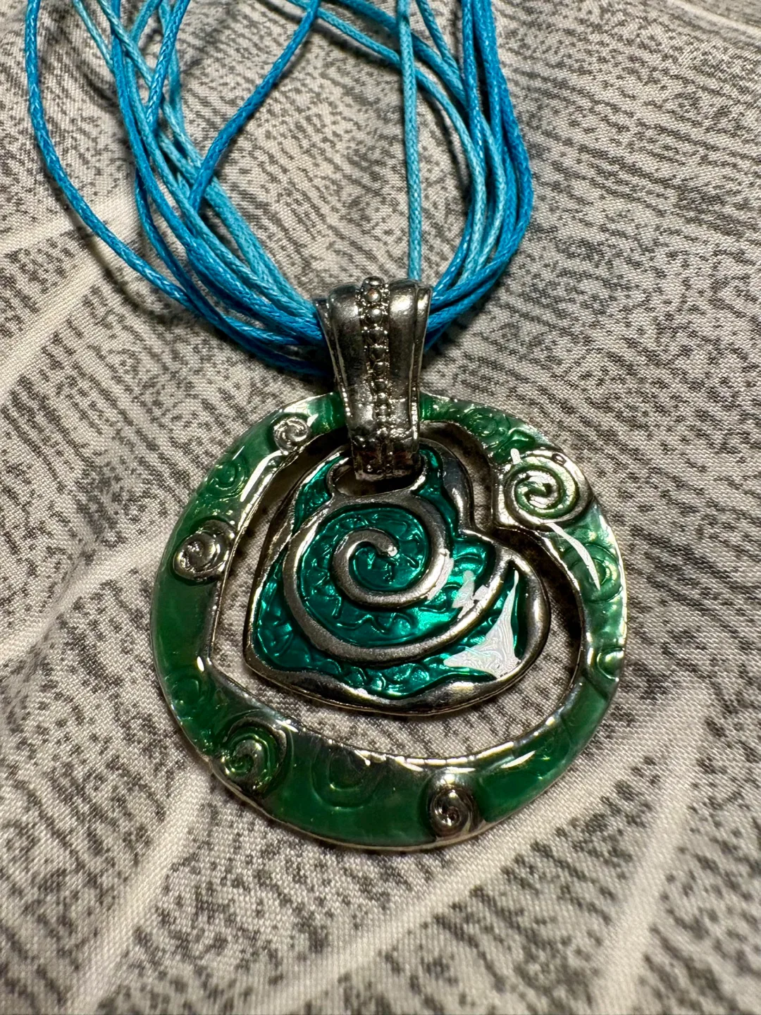 Blue Necklace image indicator(2)