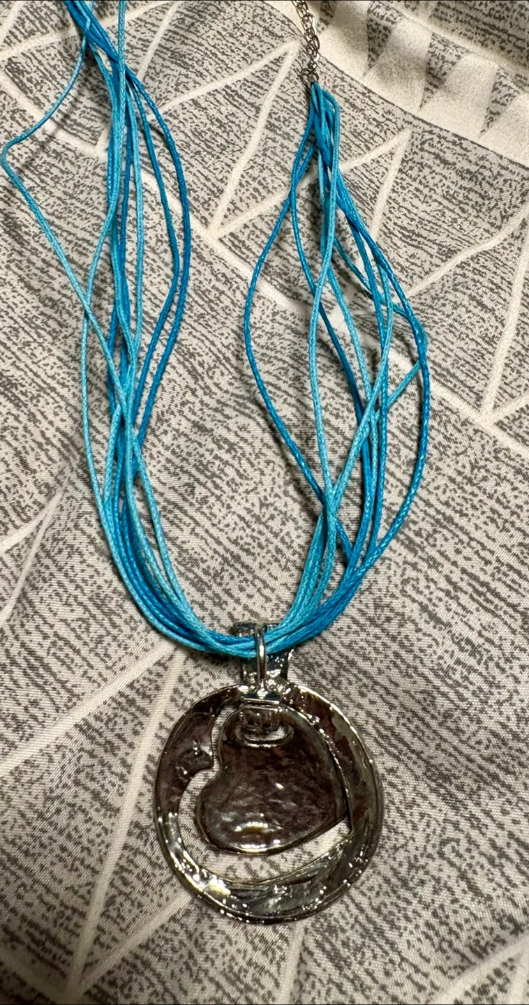 Blue Necklace image indicator(3)